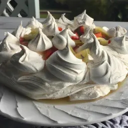 Teaser Image: New Zealand Style Pavlova